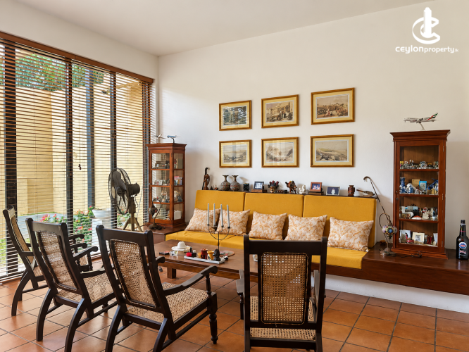 House for Sale in Thalawathugoda - Three-Storey House with Three Separate Units for Sale in Crestwood Terrace - photo 2