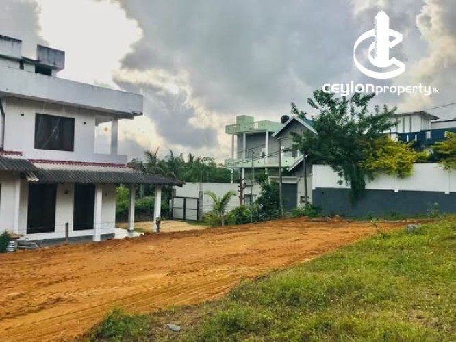 House for Sale in Athurugiriya - House for Sale in Athurugiriya - photo 1