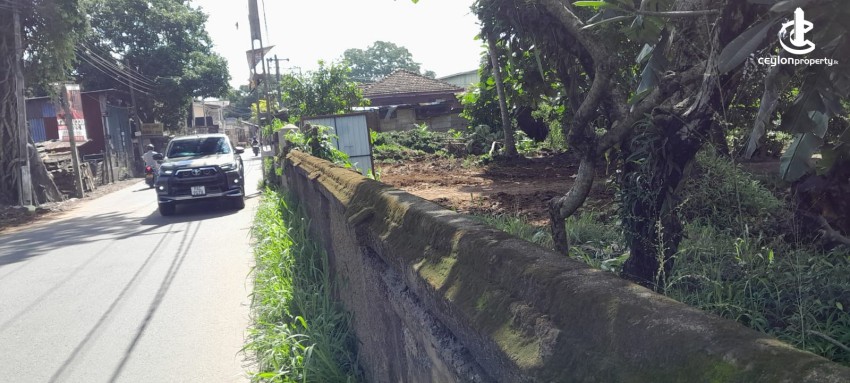 215 Perches of Prime Riverfront Land – Kelaniya