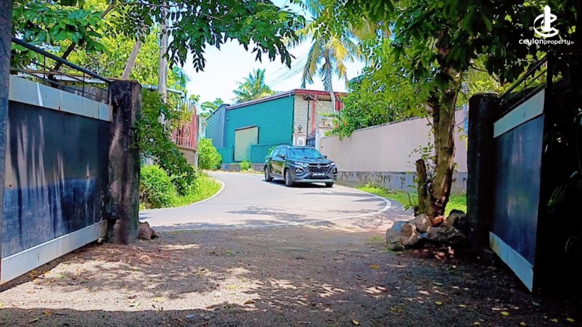 House for Sale in Piliyandala - Land with a small house Sale in Piliyandala - photo 2
