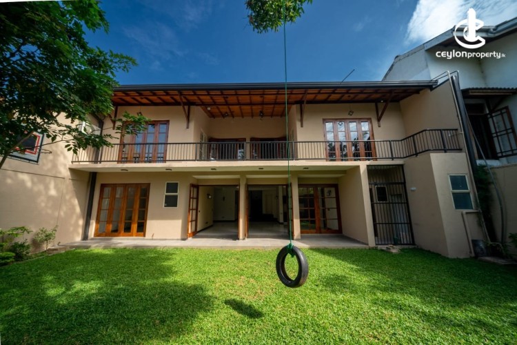 House for Sale in Boralesgamuwa - Boralesgamuwa 3880 SqFt 4 Bed House On 15 Perch For Sale - photo 1