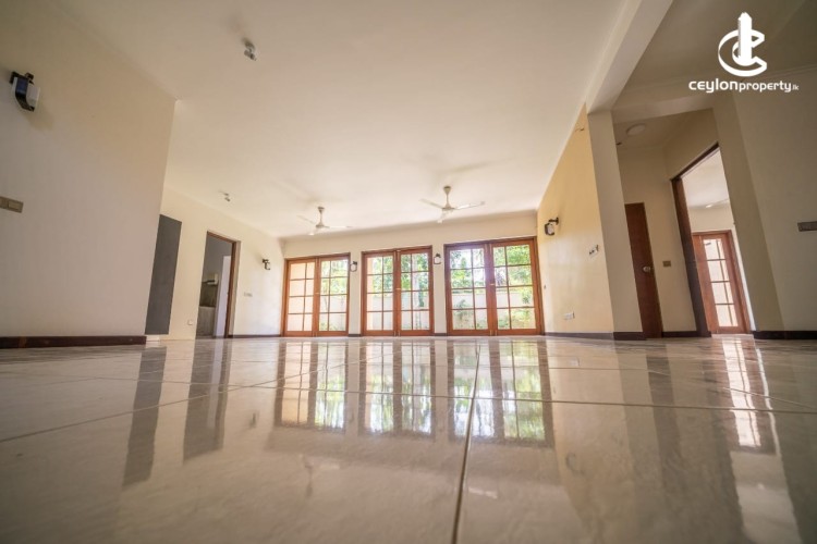House for Sale in Boralesgamuwa - Boralesgamuwa 3880 SqFt 4 Bed House On 15 Perch For Sale - photo 8