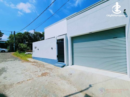 House for Sale in Malabe - 🏡 Brand-New Single-Storied Luxury House for Sale – Malabe (Arangala Road)