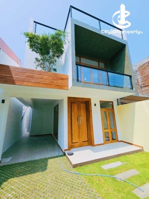 House for Sale in Ratmalana - Pelawatte - Brand New Four-Storied House for Sale – Pelawatte