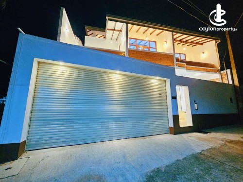 House for Sale in Malabe - Brand New Luxury 3-Storey House with Rooftop for Sale – Malabe Town
