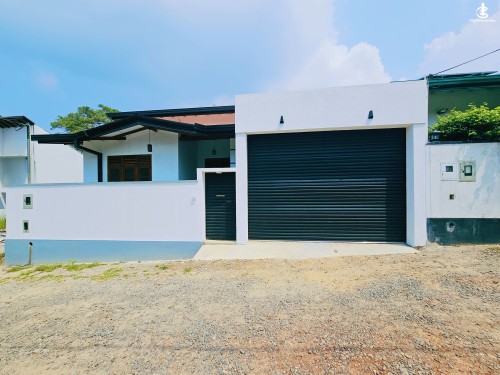 House for Sale in Piliyandala - 🏡 Spacious Property for Sale – Piliyandala / Gonamaditha Road