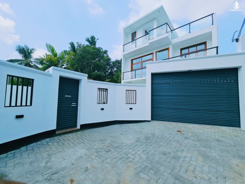 House for Sale in Piliyandala - 🏡 New Two-Storey House for Sale – Kottawa, Maharagama Road