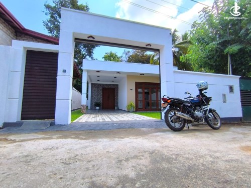 House for Sale in Kaduwela - House for sale in Koratota