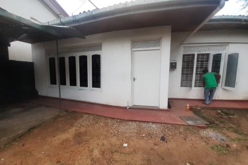 House for Rent in Battaramulla - Calm environment and safe place