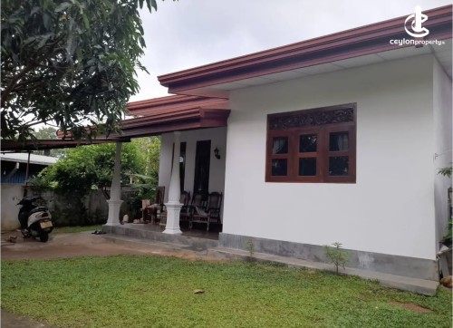 Land for Sale in Padukka - Land with house for sale in padukka