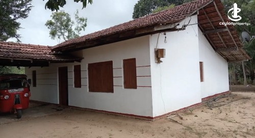 Land for Sale in Nikaweratiya - Land with house for sale in nikaweratiya