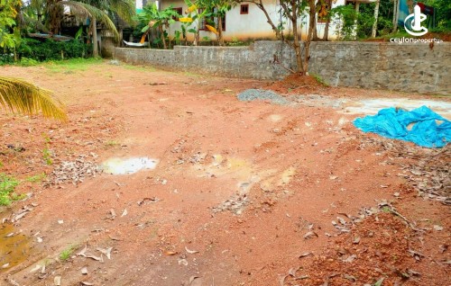 Land for Sale in Katunayake - Urgent Land Sale – Adiambalama, Katunayake