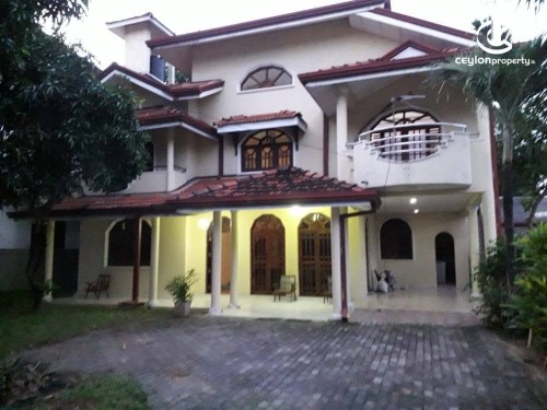 House for Sale in Wattala - Urgent House for Sale – Elakanda Road, Wattala