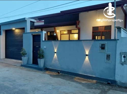 House for Sale in Homagama - Beutiful house for sale at pitipana ,homagama just 2 km to NSBM