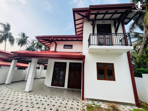 House for Sale in Athurugiriya - Attractive house for sale in korathota athurugiriya with 8.5 perchers
