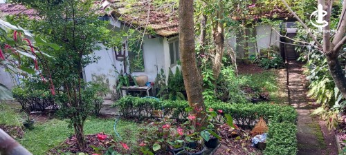 Land for Sale in Ethul Kotte - Kotte - Angampitiya Road, 33 Perches of Land with 03 Livable Houses for Sale