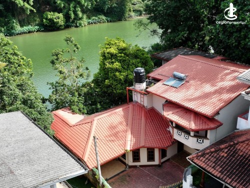House for Sale in Kandy - Kandy, Mahaweli River facing 05 Bed Room House on 12 Perches of Land for Sale