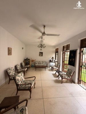 House for Sale in Colombo 4 (Bambalapitiya) - Large 04 Bed Room House on 9.62 Perches of Land