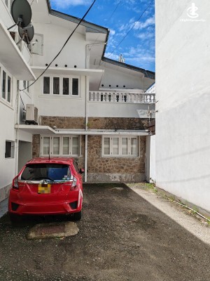 Apartment for Sale in Colombo 2 (Slave Island) - Colombo 02, Facing Park Street 03 Bed Room Apartment for Sale