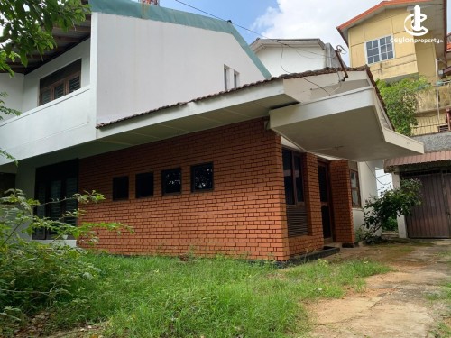Land for Sale in Nawala - Nawala - School Lane 10 Perches Land with an Old House for Sale