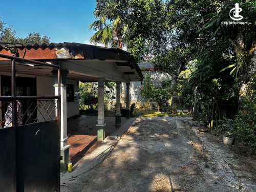 Land for Sale in Kottawa - Kottawa Rukmalgama 16.5 Perches of Land with an Old House for Sale