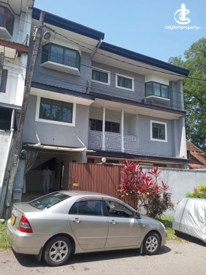 House for Sale in Colombo 5 (Narahenpita,Havelock Town,Kirulapona North) - Colombo 05 - Poorwarama Road 03 storied house on…