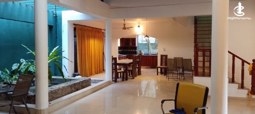 House for Sale in Battaramulla - Pelawatta Battarammulla 05 Bed Room Large House for Sale