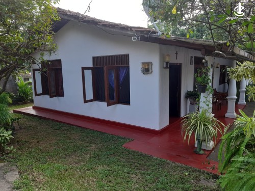 Land for Sale in Seeduwa - Seeduwa Kotugoda Road 23.25 Perches of Land with a House for Sale