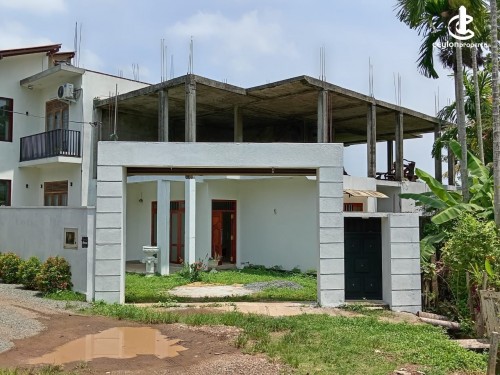 House for Sale in Makola - 10 Perches Three Stories House For Sale in Makola, Devala Road