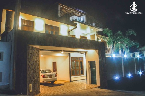 House for Sale in Thalawathugoda - House for Sale in Talawatugoda
