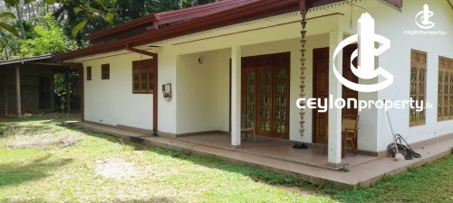 Land for Sale in Padukka - Land with House for sale in Padukka