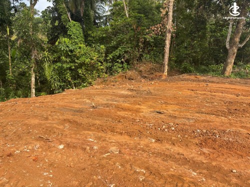 Land for Sale in Athurugiriya - Land for Sale in Athurugiriya