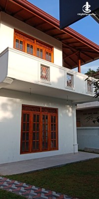 House for Sale in Malabe - Modern 3-Storey Luxury House for Sale – Malabe