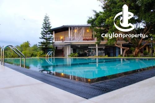 Amaluna Resort