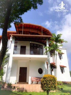 House for Sale in Thalawathugoda - 50.2 perches Land with House for sale in Thalawathugoda