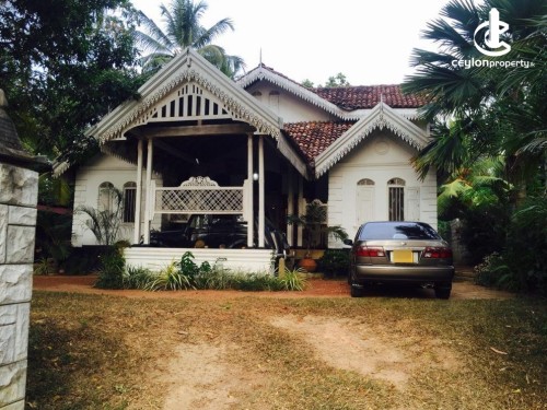 Land for Sale in Kalagedihena - A Beautiful Bungalow & Land with Nature Surroundings