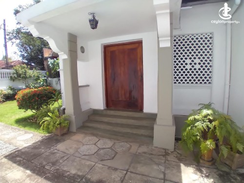 House for Sale in Colombo 5 (Narahenpita,Havelock Town,Kirulapona North) - COLOMBO 05 - facing siripa road 21 perch French d…