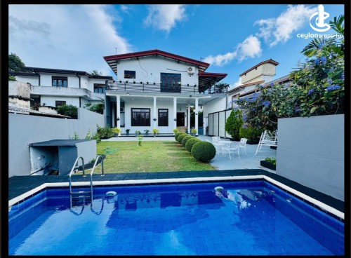 House for Sale in Nugegoda - NUGEGODA – Maharagama luxurious modern 20 perch 5 room new house with swimming pool sale