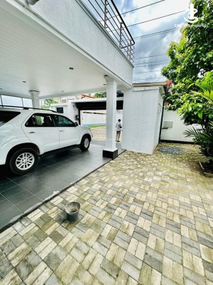 House for Rent in Battaramulla - Battaramulla 4500 SqFt Luxury Swimming Pool House For Rent