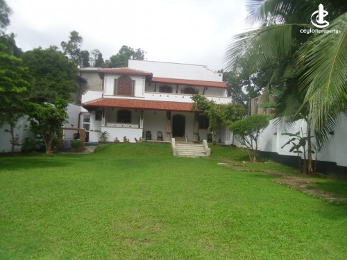 House for Rent in Battaramulla - Battaramulla 3000 SqFt 4 Bedrooms with Garden For Rent⁵