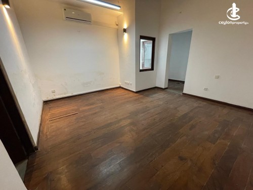 House for Rent in Colombo 8 (Borella) - Colombo 8 House 6500 SqFt For Commercial/ Restaurant Use