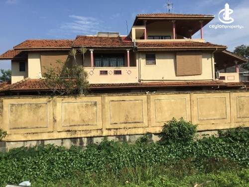 House for Sale in Nawala - Nawala Border Of Colombo 5 Luxury Solar Power 6 Bed House Sale