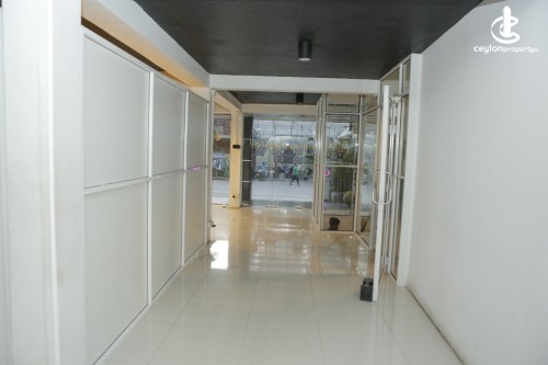 Commercial Property for Rent in Colombo 6 (Wellawatta,Pamankada,Kirulapona South) - Colombo 6 Facing Galle Road 4950 SqFt Of…