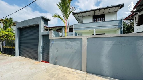 House for Sale in Kelaniya - Kelaniya Luxury 4000 SqFt 5 Beds +4 Baths House For Sale