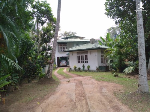 Land for Sale in Piliyandala - Exclusive Lakeside Living: 5-Bedroom Luxury Residence on Bolgoda Lake, Piliyandala