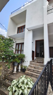 House for Sale in Battaramulla - Architect-Designed 4-Bedroom House for Sale – Battaramulla