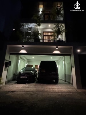 House for Rent in Colombo 7 (Cinnamon Garden) - Luxury Fully Furnished Townhouse for Rent in Colombo 07